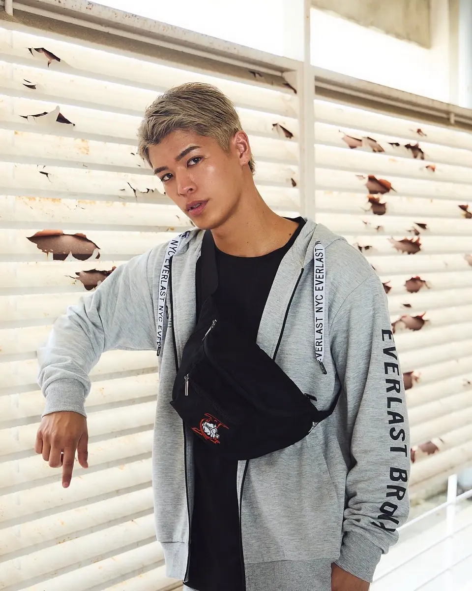 エバーラスト ストリートファイター ショルダーバッグ Sサイズ