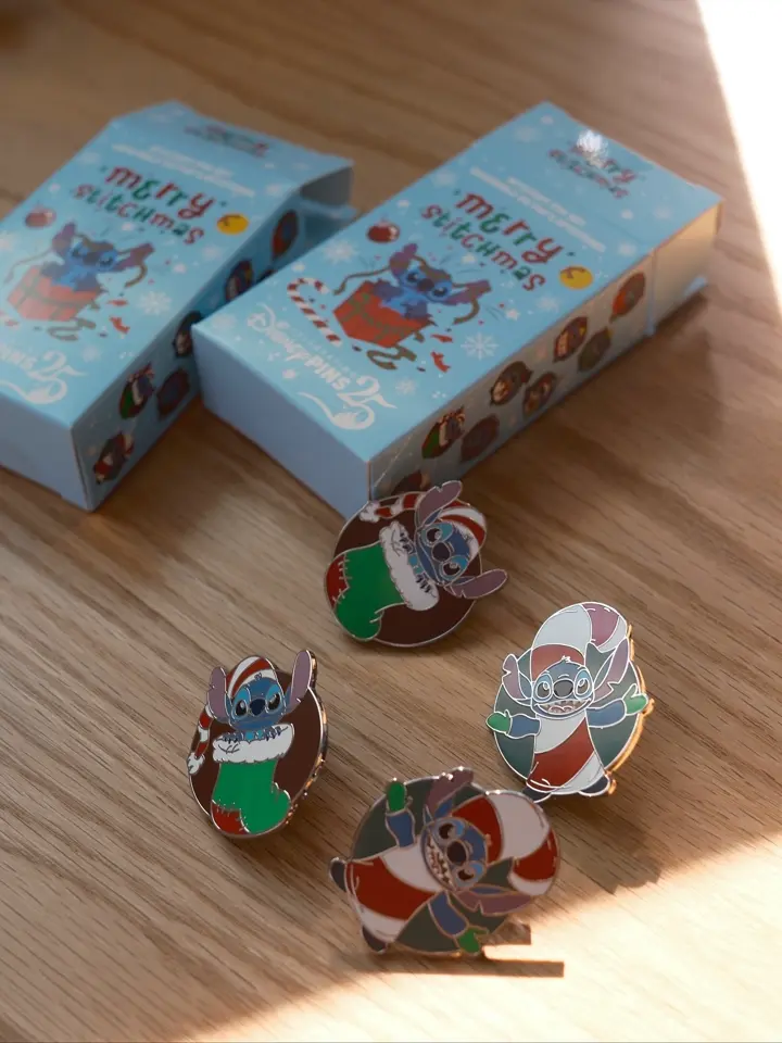 公式】ディズニーストア.jp | スティッチ シークレットピンバッジ