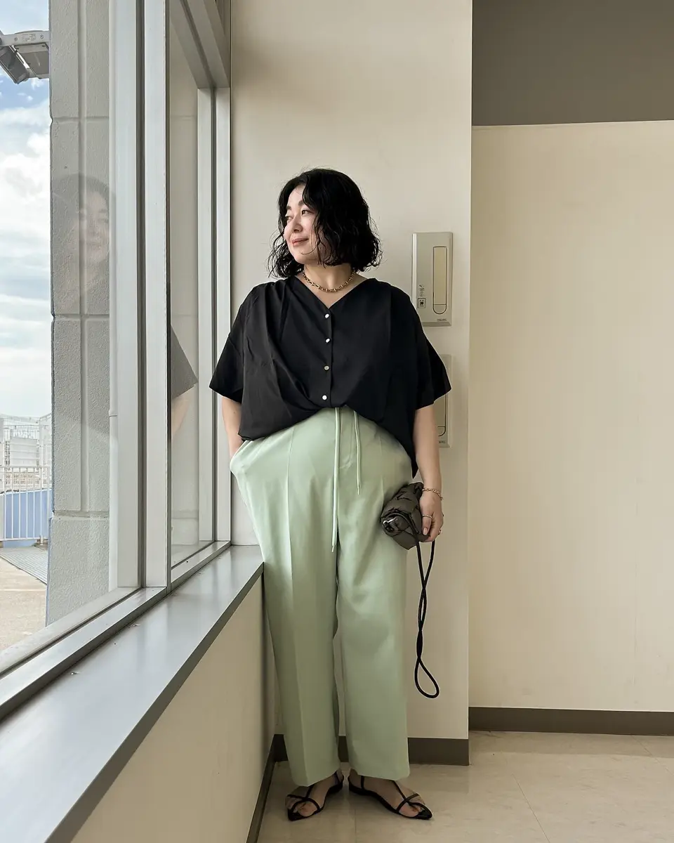 SOÉJU 肩タックブラウス M ネイビー SOÉJU 肩タックブラウス M ネイビー