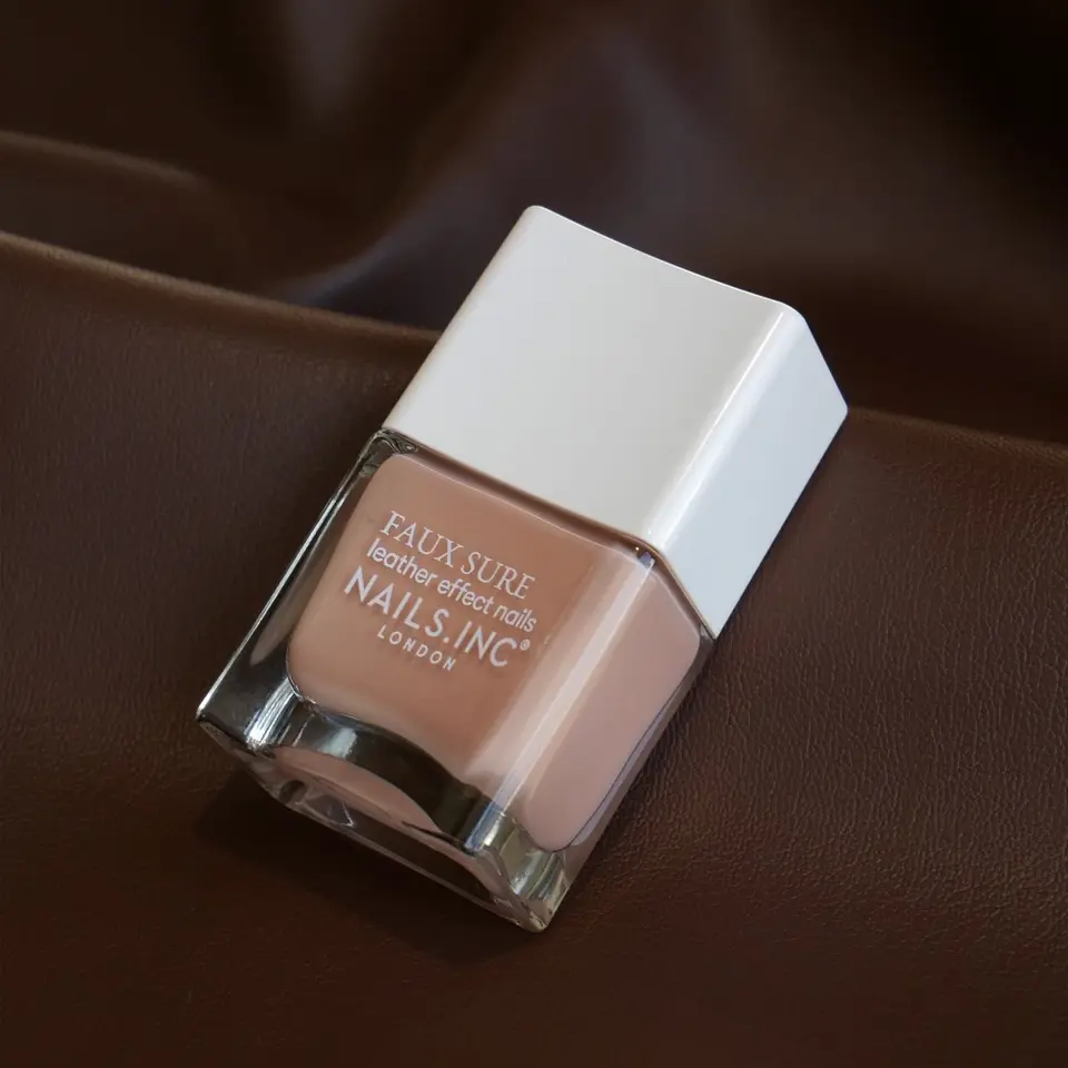 With Nail & I (釘と私)限定500部 フォー シュア・ニード ア タン | NAILS INC(ネイルズ インク