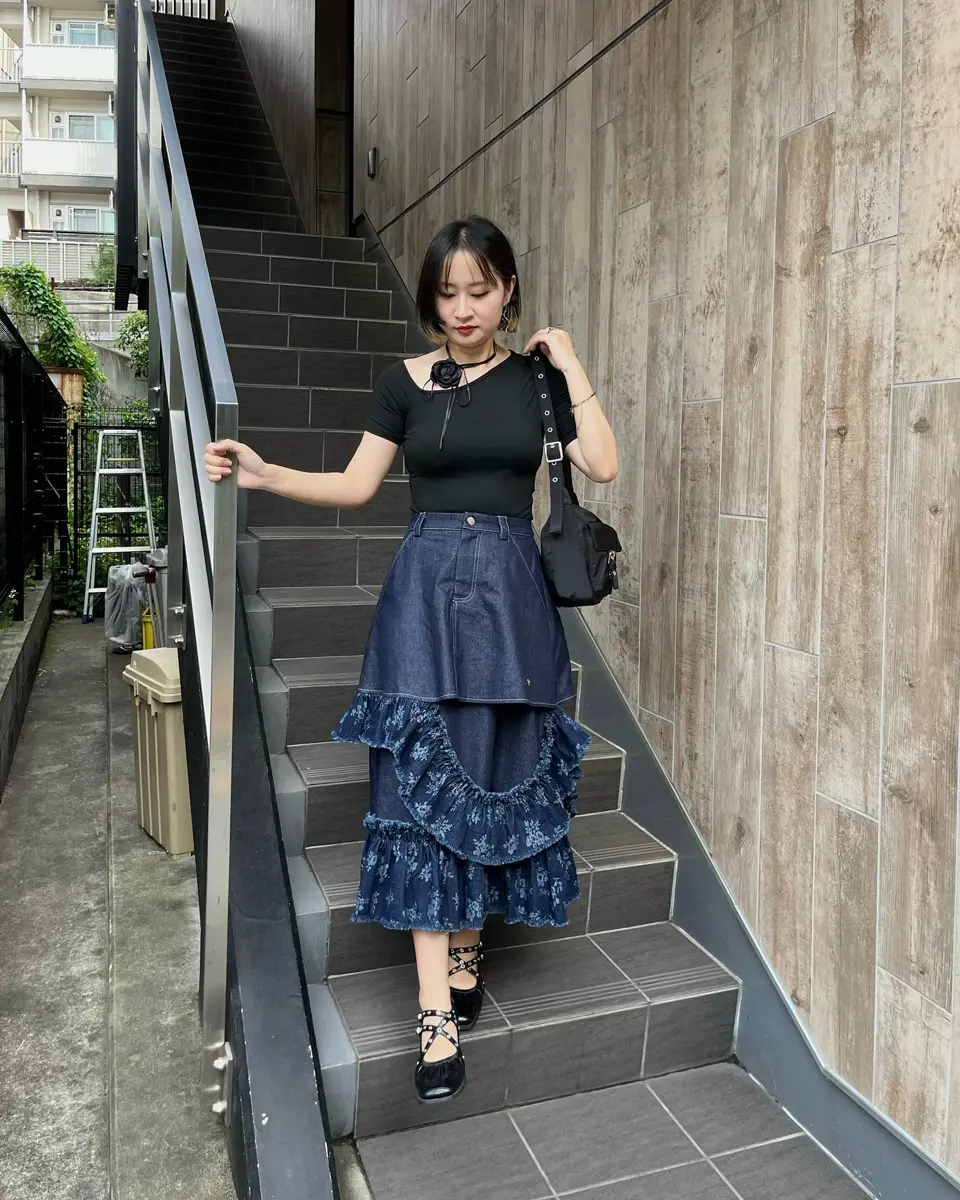 damage frill denim skirt／花柄ジャガードフリルスカート damage frill denim skirt／花柄ジャガードフリルデザイン