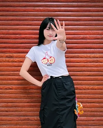 日本限定】KIRSH X TOKYO ビックチェリークロップTシャツ