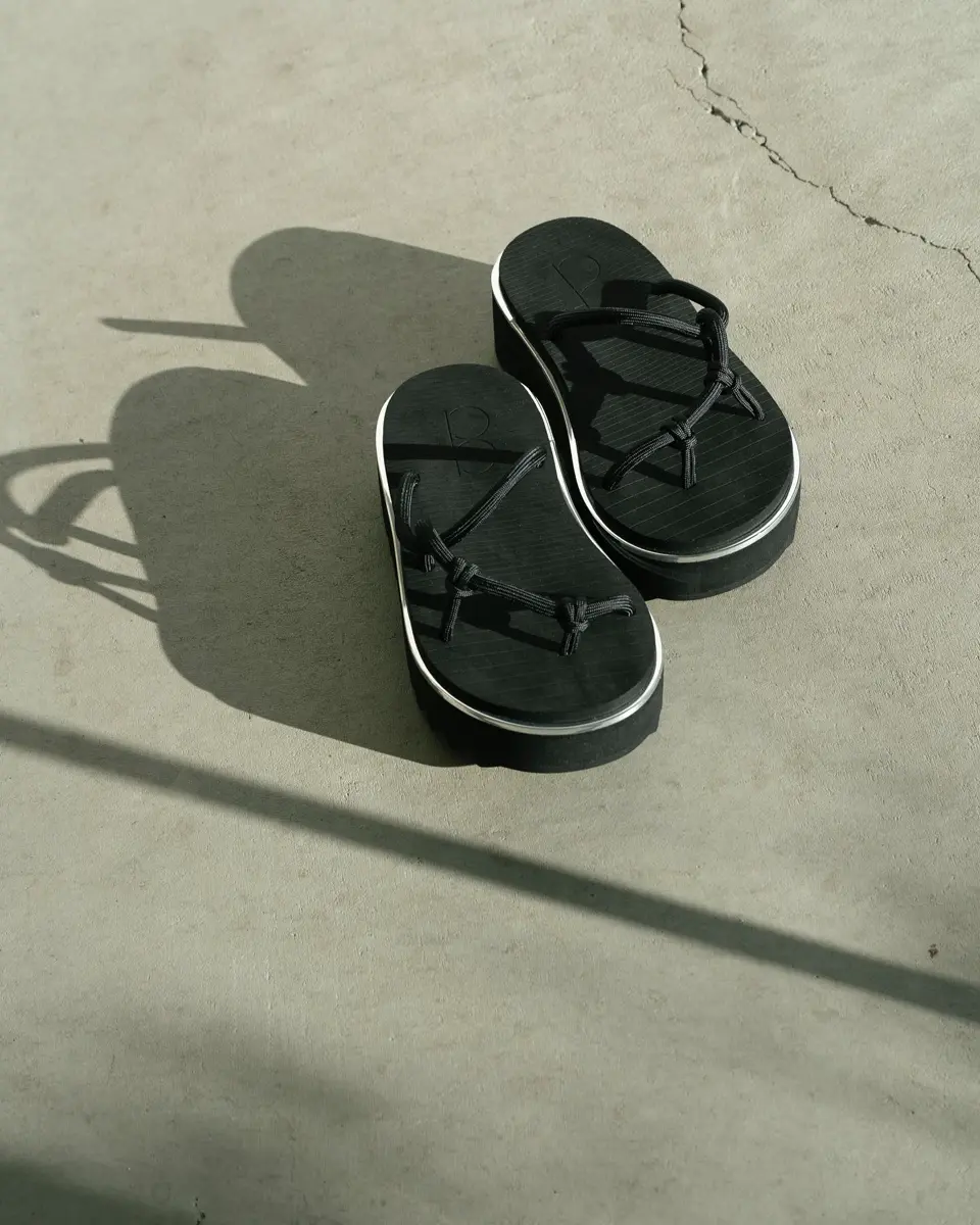 【CFCL】LINE SHARK SOLE PLATFORM SANDAL ２色 送料込 LINE SHARK SOLE PLATFORM SANDAL