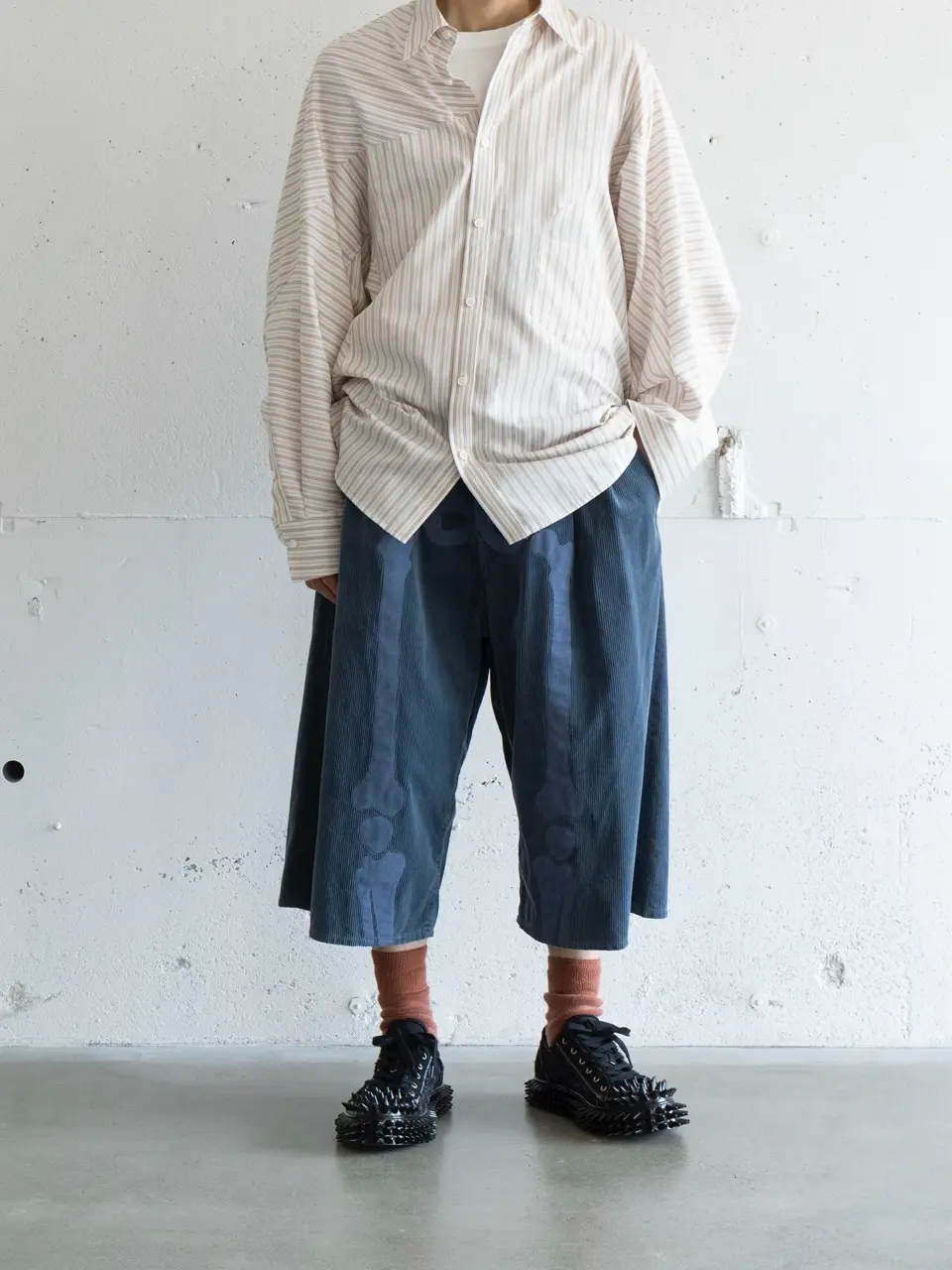 BONE APPLIQUE CORDUROY CROPPEDPANS-ボーンアップリケ