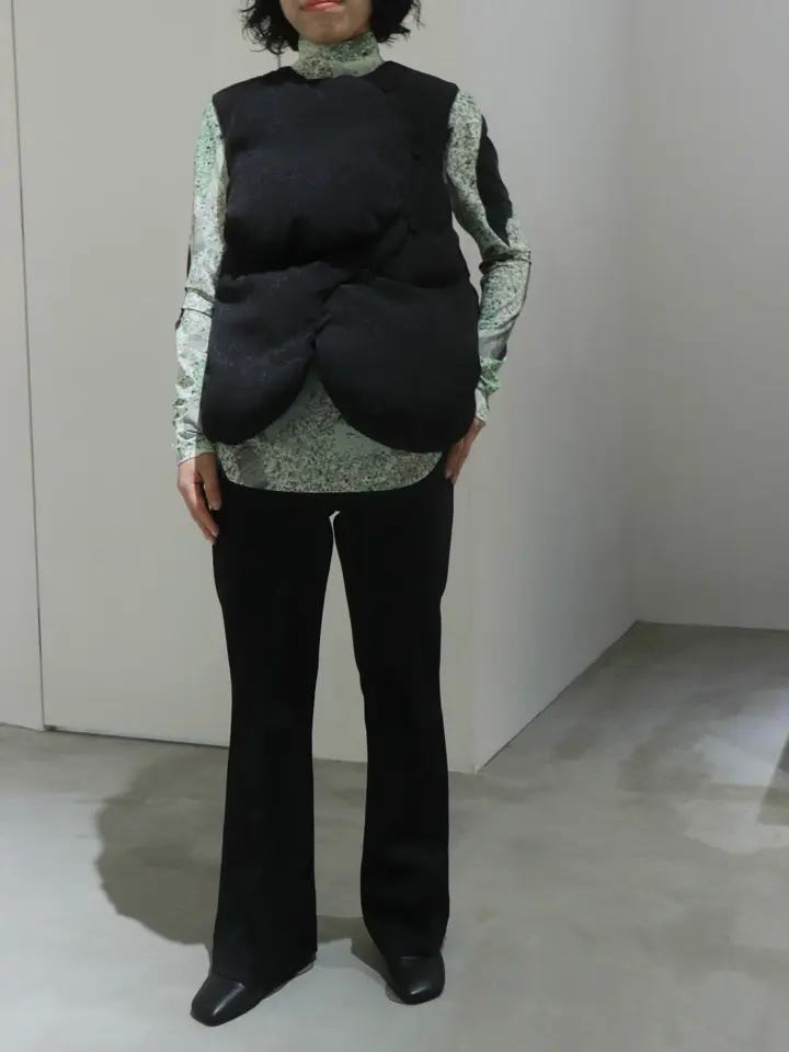 マメクロゴウチ Mame Kurogouchi  24SS  MM24SS-JS077 Marble Print Jersey High Neck Top マーブルプリントハイネック長袖カットソー レディース 1 Marble Print Jersey High Neck Top