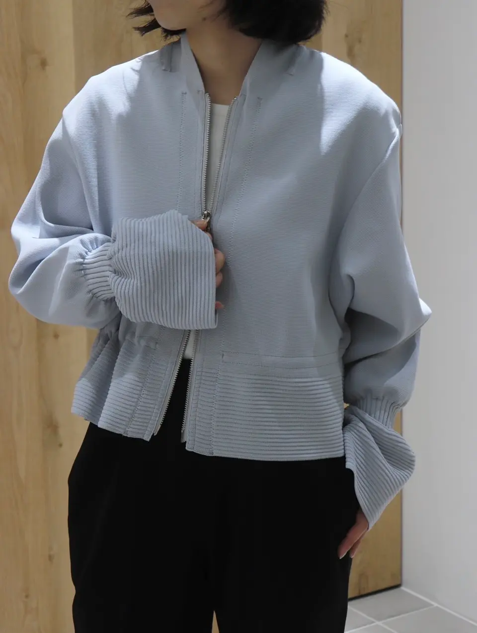 MILAN MARIE SLEEVE CROPPED ZIP BLOUSON-ミランマリースリーブ