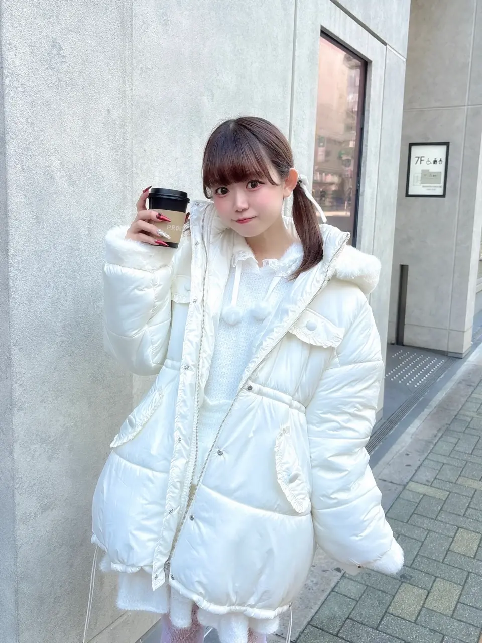 Honey Cinnamon ハート ケープ ポンチョ ホワイト ハートケーブルレースアップポンチョ – BUNNY APARTMENT