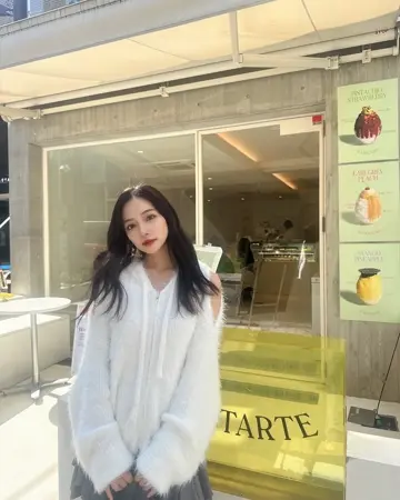 肩開きラメシャギーフーディーニット – BUNNY APARTMENT