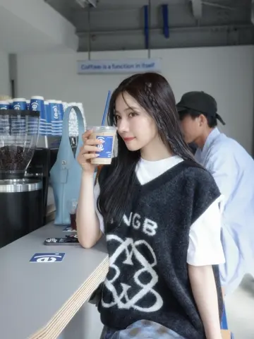 UNISEX エンブレムシャギーベスト – BUNNY APARTMENT