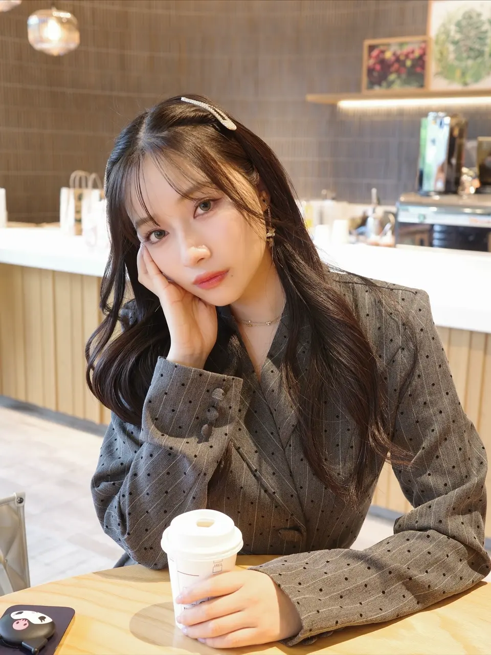 ANDGEEBEE – BUNNY APARTMENT