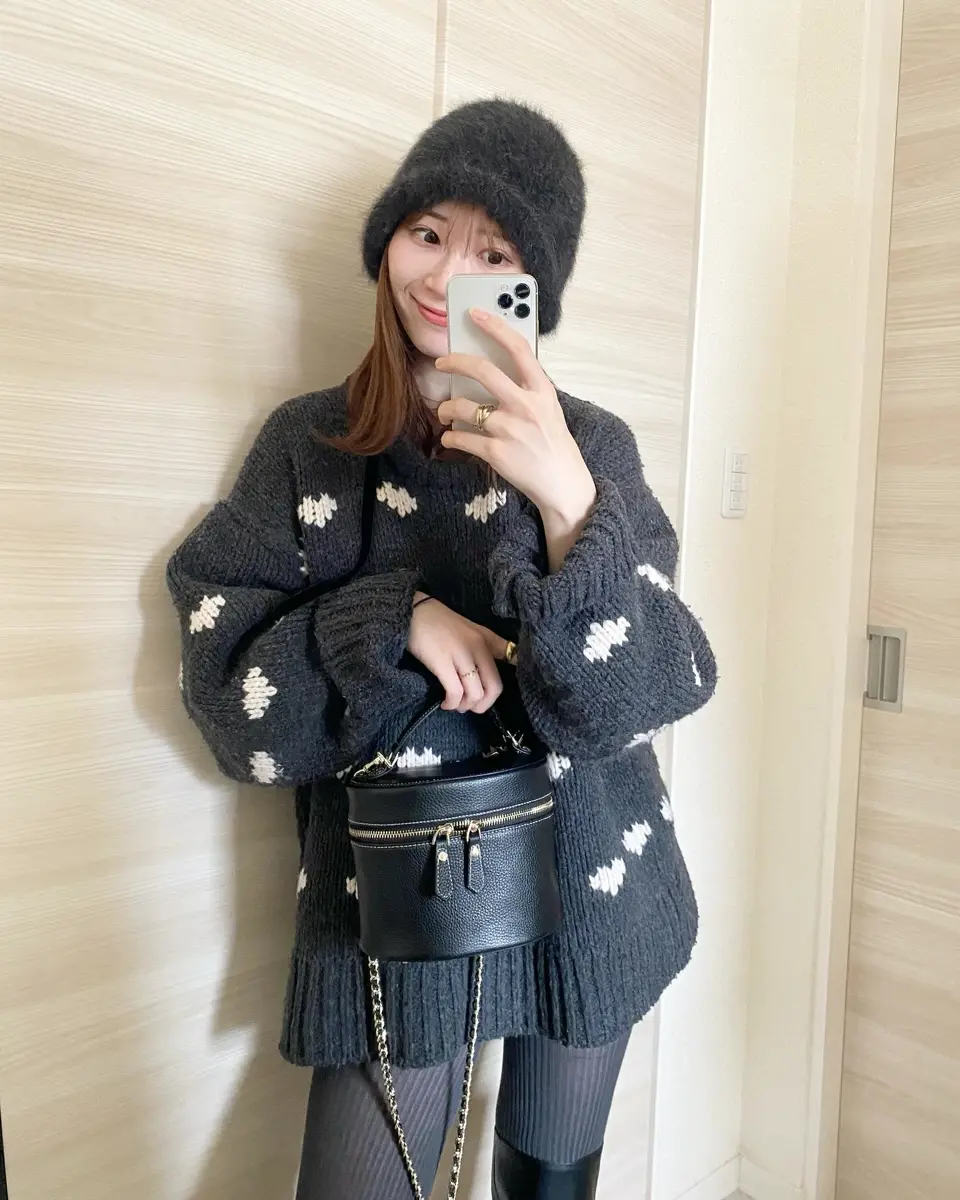 バニティバッグ　エナメル　黒　昭和レトロ?　肉厚　当時物　スヌーピー スヌーピー バニティバッグ エナメル 黒 昭和レトロ? 肉厚 当時物