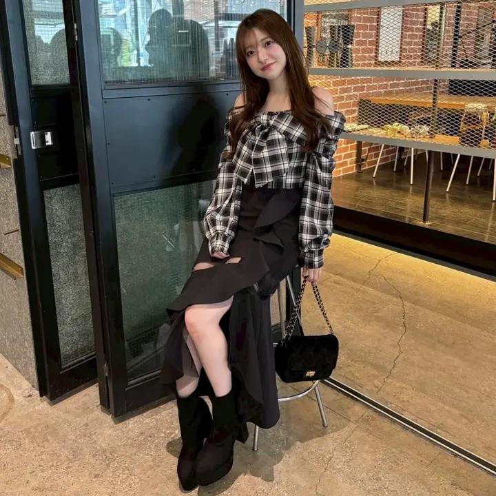 LIP SERVICE（リップサービス）｜ オフショルリボンチェックシャツ