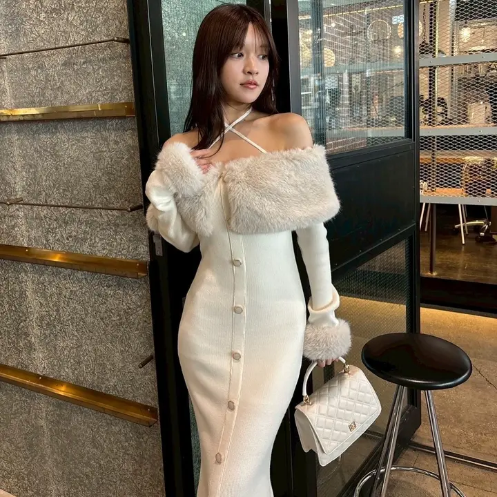 LIP SERVICE（リップサービス）｜ ファーオフショルボタンニット