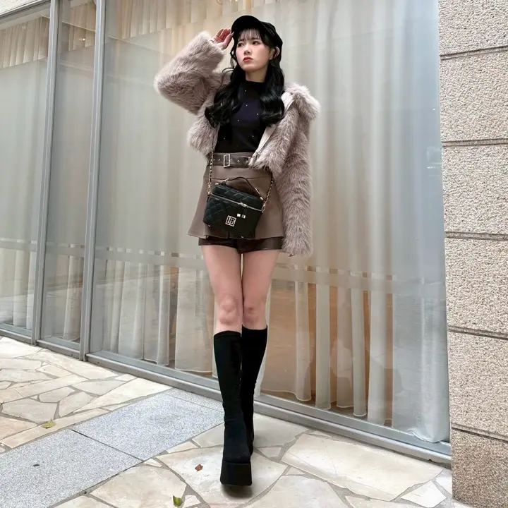 【✨️新品未使用・タグ付き✨️】リップサービス　ダウンジャケット　ベルト2種付き LIP SERVICE(リップサービス) TOP｜atomicboxx（アトミックボックス）