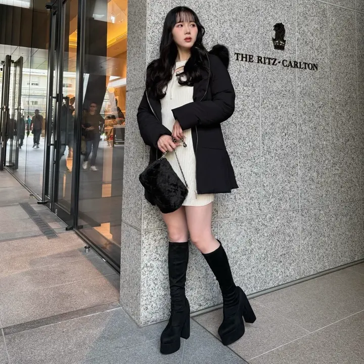 LIP SERVICE（リップサービス）｜ デコルテオープンドッキングニット