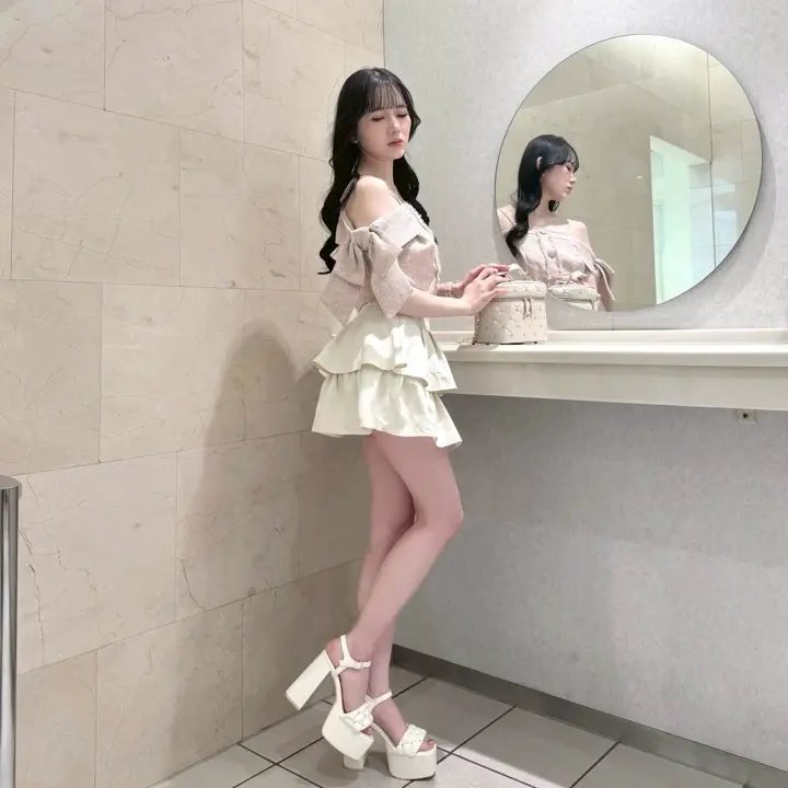 LIP SERVICE（リップサービス）｜ サイドリボンオフショルトップス