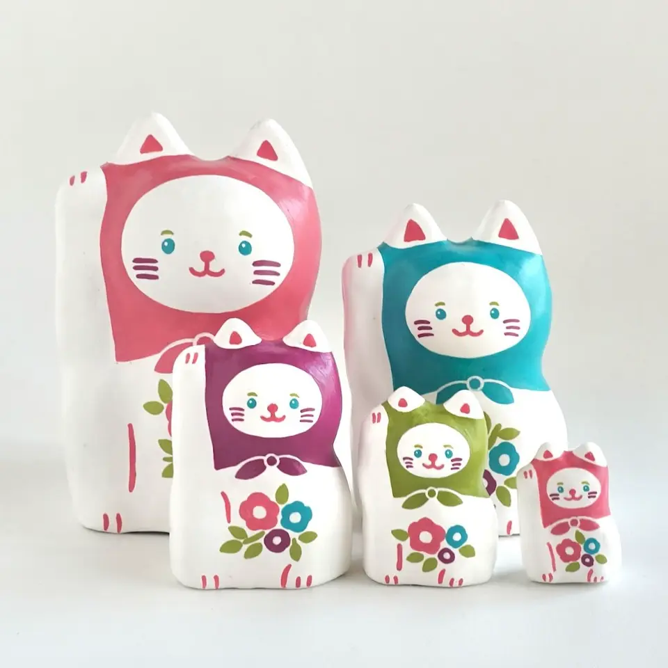 はりこーシカ 招き猫 (無地／白仕上げ)【ﾊﾘｺｵﾝﾗｲﾝ限定】