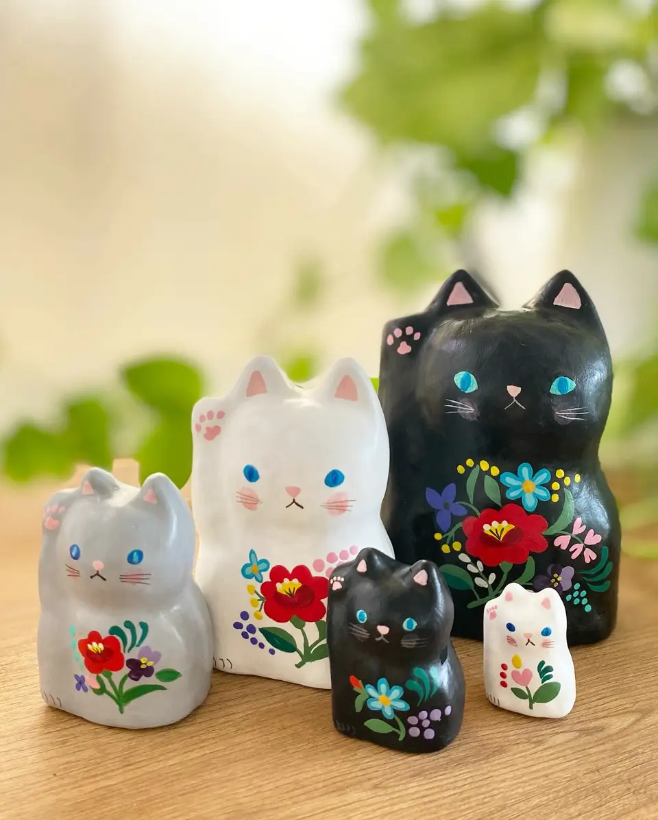 はりこーシカ 招き猫 (無地／白仕上げ)