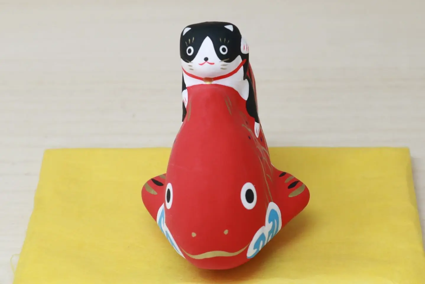 鯛乗り招き(みけねこ) | 福を呼ぶ縁起物