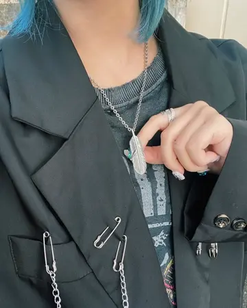 フェザー(左向き) シルバー925製ペンダントトップ｜Silver