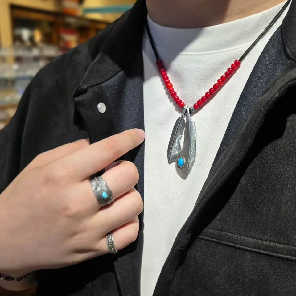 フェザー(右向き) 天然石スリーピングビューティーターコイズ シルバー