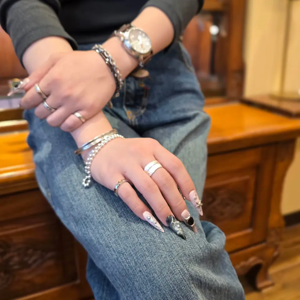 フェザーモチーフ シルバー925リング ナチュラルシルバー（無垢仕上げ 