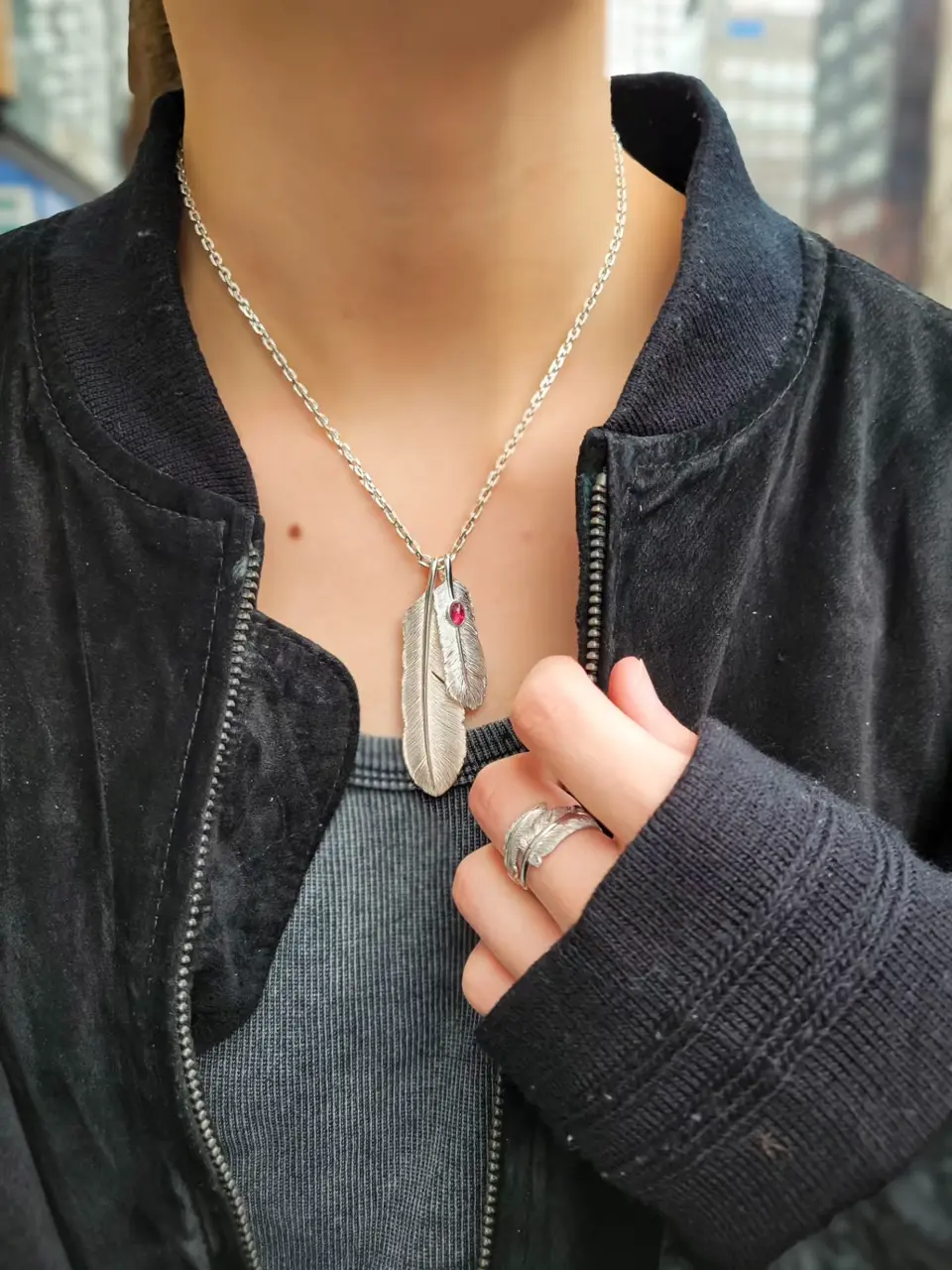 フェザー(左向き)天然石トルマリン シルバー925 ナチュラルシルバー