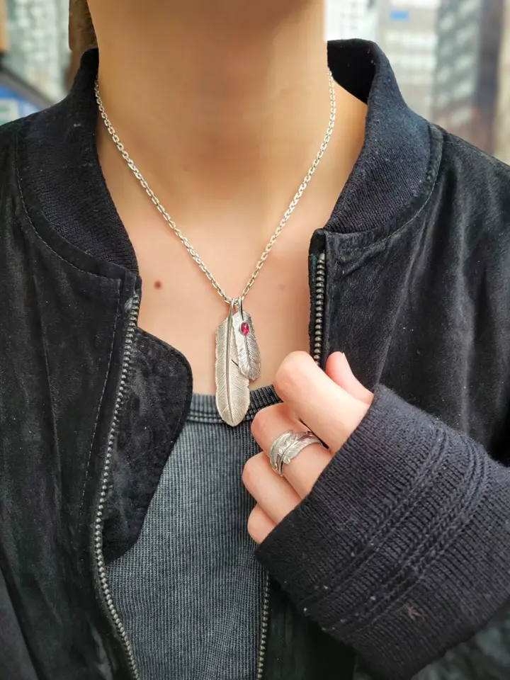 フェザー(左向き)天然石トルマリン シルバー925 ナチュラルシルバー