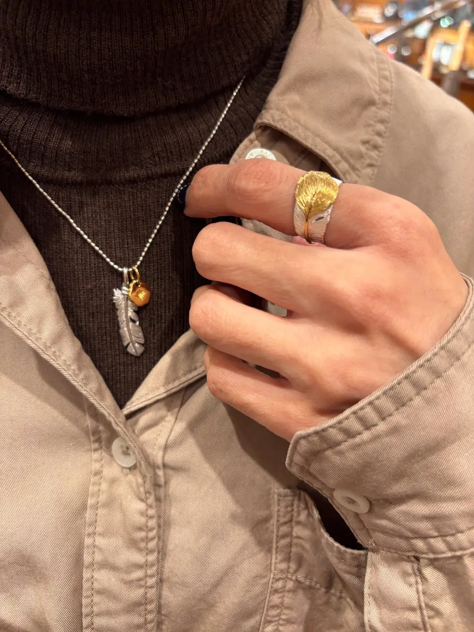 フェザー(左向き) シルバー925 ロジウムコーティング ペンダントトップ