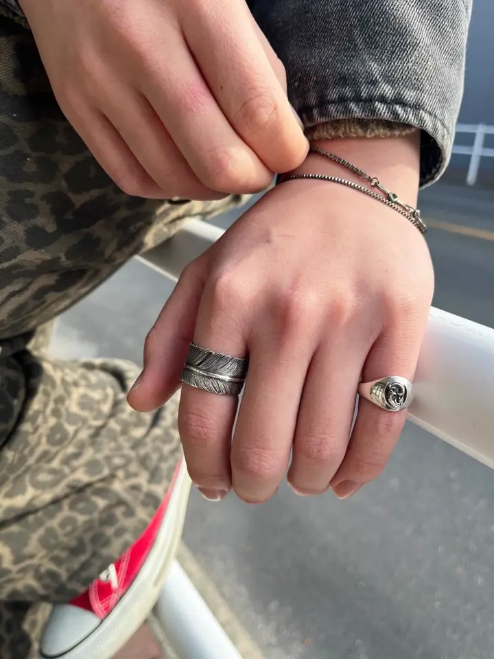 フェザーモチーフ シルバー925リング オキシダイズコーティング（燻し