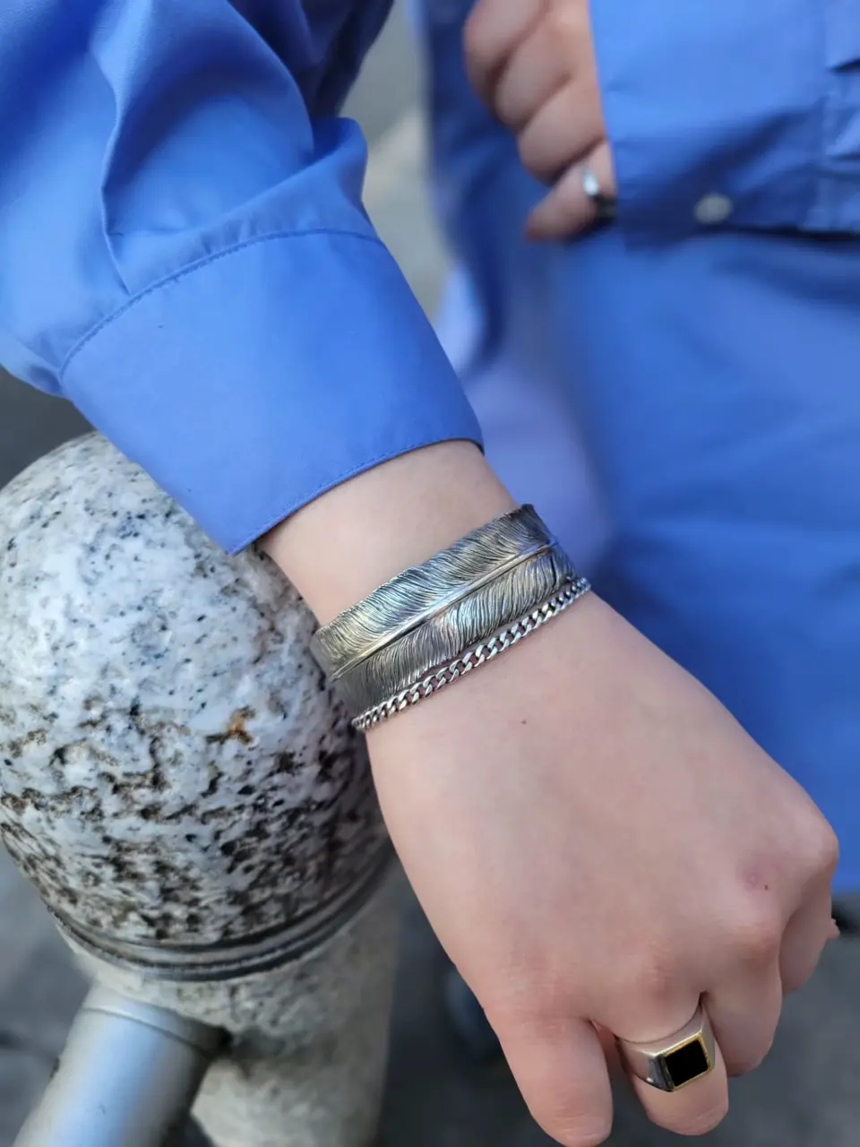 フェザー シルバー925 オキシダイズコーティング（燻し） バングル