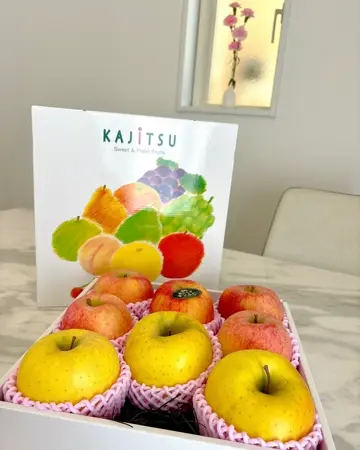 未使用·送料込！familiar ☺️デニムバッグ　美味しいりんご Amazon.co.jp: familiar ファミリア りんご デニム バッグ 70周年 限定