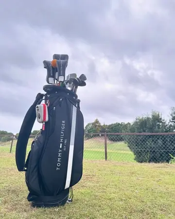 M　★稀少★ヘッドカバー付　トミーヒルフィガースタンド式キャディバック Amazon | トミー ヒルフィガー ゴルフ（TOMMY HILFIGER GOLF