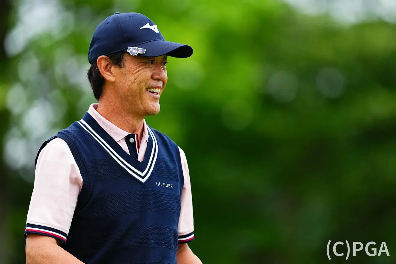 【極美品】5525ゴルフ ゴーゴーニーゴーゴルフ ポロシャツ 白×青 極美品】5525ゴルフ ゴーゴーニーゴーゴルフ ポロシャツ 白×青