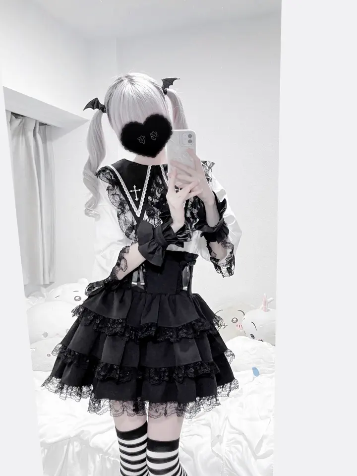めかぶ様ハンドメイド♡プリンセスイメージ♡編み上げ風ファーハートフリルツイン Princess Melody】ハートスタッズショートフリルスカパン - ホワイト