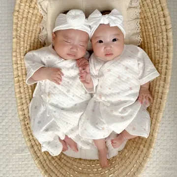 ぽかぽかニットキルトのコンビ肌着【雪の結晶柄】 - ベビー服・出産