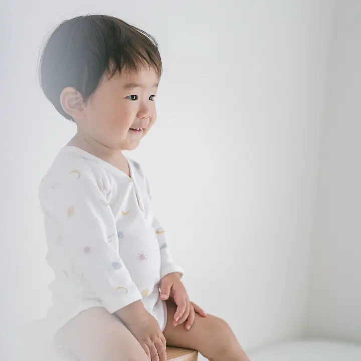 ふんわりあったかエイトロックスムースの長袖ロンパース【綿100