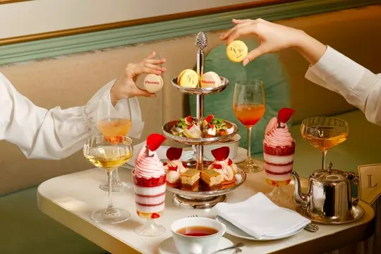LADUREE - マカロンフォークとスプーンのペアセット♪ LADUREE - 箱入り新品マカロンフォークペアセットの通販 by