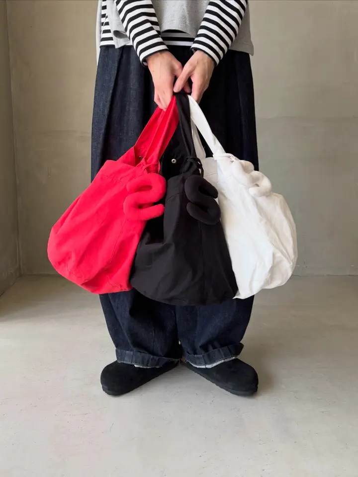 ◇ solamonat poche(ソラモナポッシェ) S付きバッグ チャーム付き