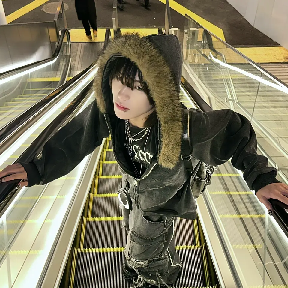 ファー付きフードジャケット（ファー取り外し可能）