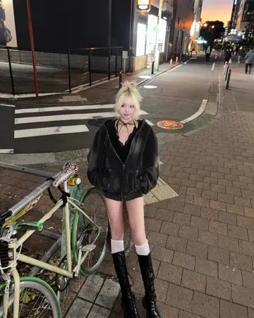 アワーレガシー Moss Pigment フェード加工ブラックスウェット CREW NECK - 20/10 recycle suvin organic cotton - | marka