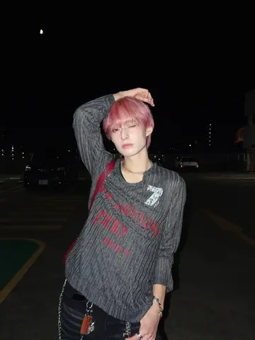 ヴィンテージブラック刺繍ワイドデニムパンツ