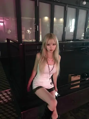 YoshuYuki　ギャル プリント ホワイト キャミソール 人気限定】Y2Kギャルホワイトプリントクロスデザインタイト