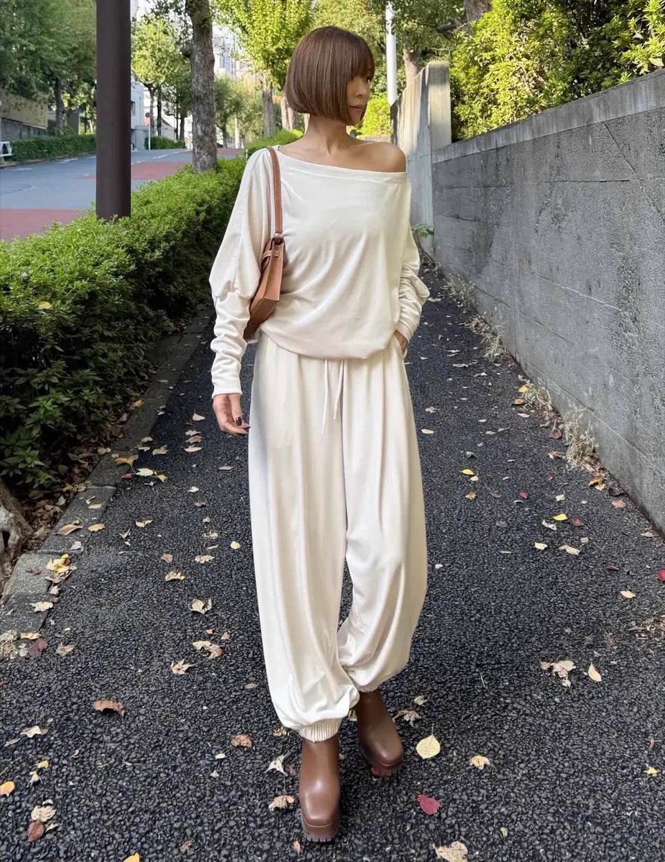 新品　cygne ベロアキャミソール Maw ホワイト サイズ０ ベロアトップス gigi｜Cygne(シーニュ) 公式サイト