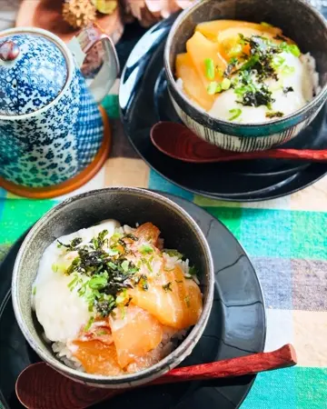 シリーズ人気No.1 とろろ海鮮漬け丼セット（マグロ×カンパチ） – 浅草