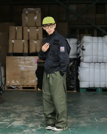 定価13,800円WAIPER M-88 OVER PANTS オリーブ　3 B Overpants with a beautiful silhouette] The popular Belgian