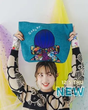 SELF-PORTRAIT リボントートバッグ 643444:リボンの女性の後ろ姿 ポリキャントートバッグの通販-ScoLar