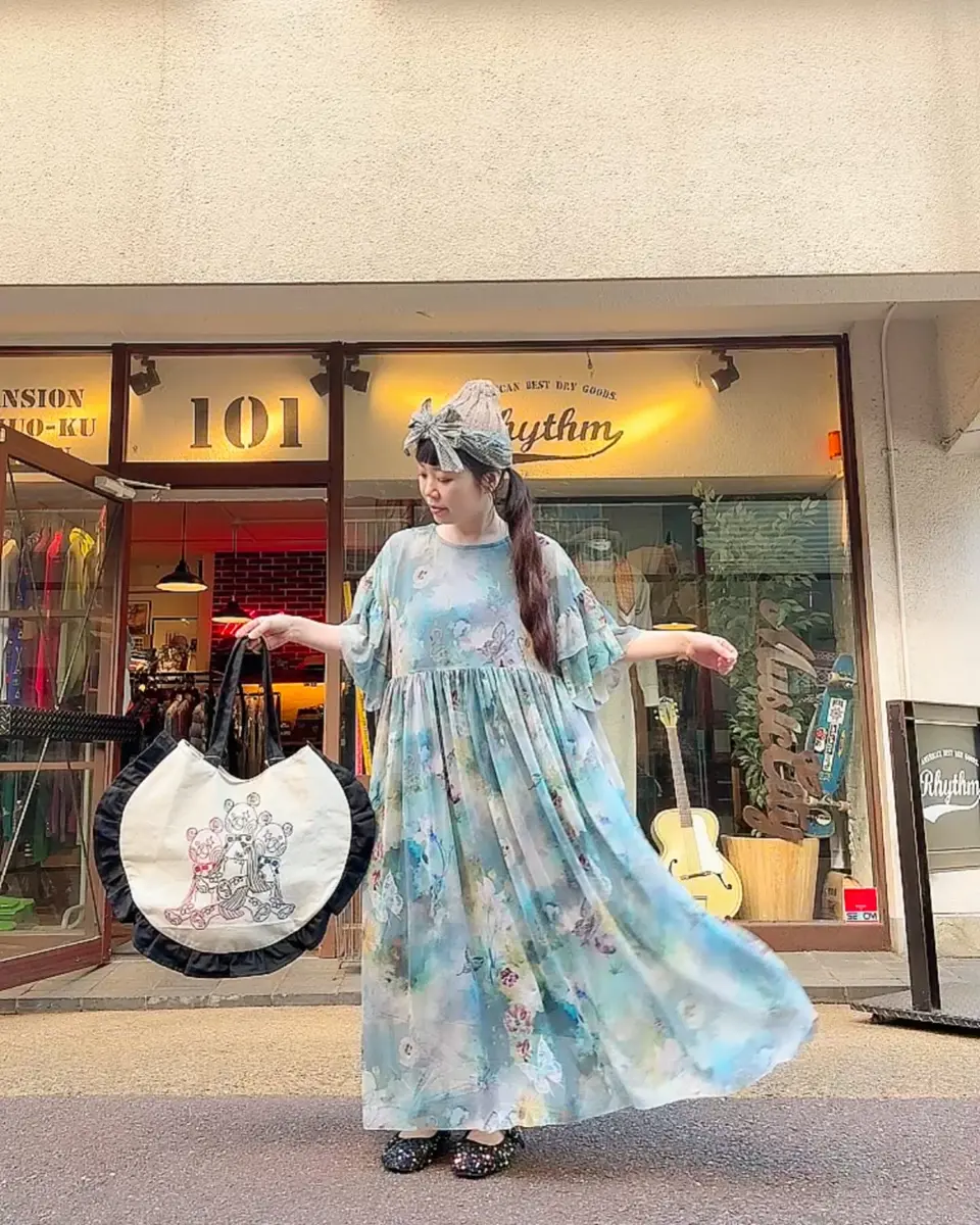 551236：花蝶アート柄 チュール重ねワンピースの通販-ScoLar