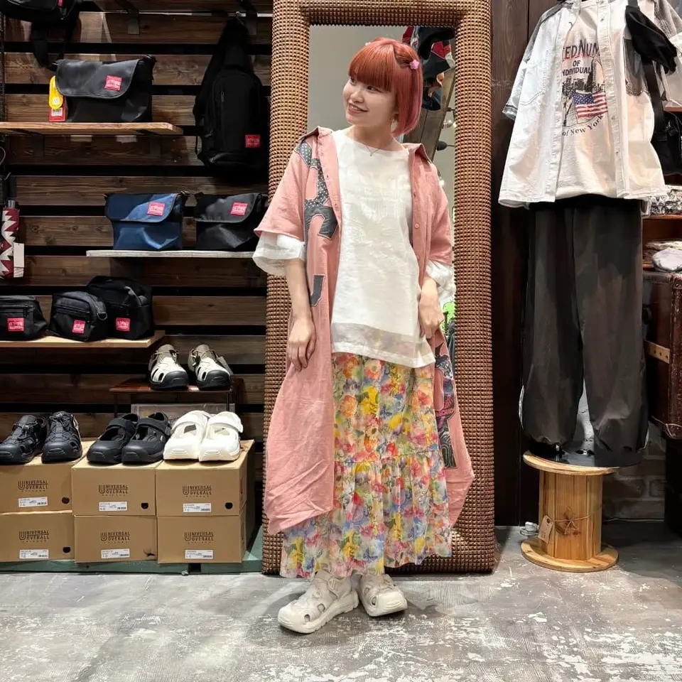 新品　タグ付き　ScoLar　SCRロゴアップリケシャツワンピース　アイボリー 新品 タグ付き ScoLar SCRロゴアップリケシャツワンピース