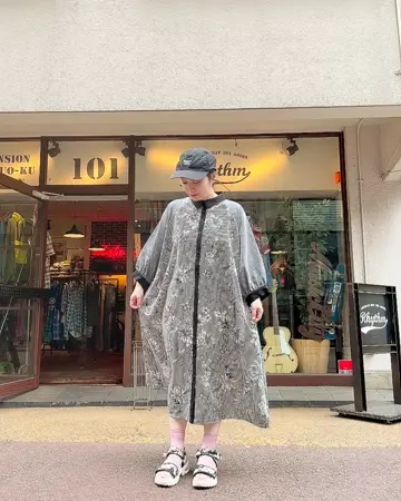 ストライプ柄ラッフルワンピース｜ファッション通販のSTRIPE CLUB